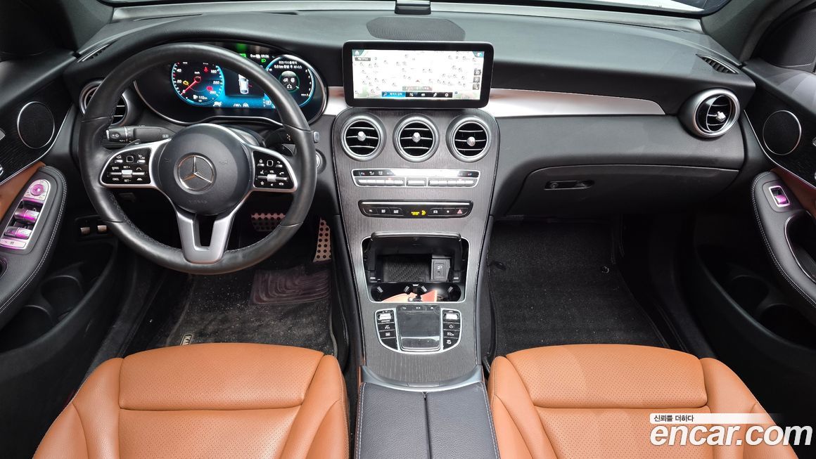 Mercedes-Benz GLC-Class 2021