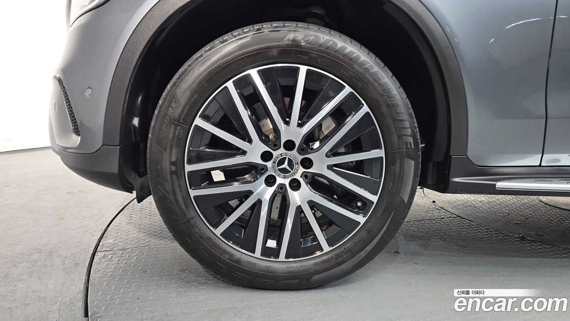 Mercedes-Benz GLC-Class 2021