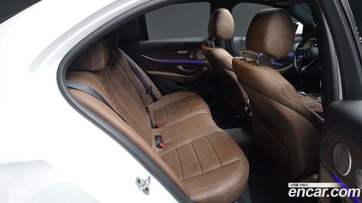 Mercedes-Benz E-Class 2021