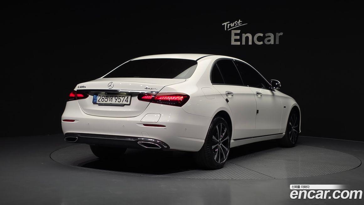 Mercedes-Benz E-Class 2021