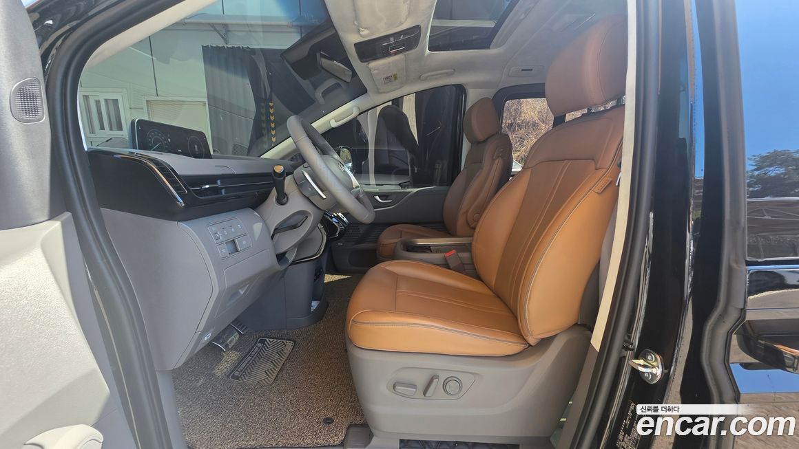 Hyundai Staria 2025