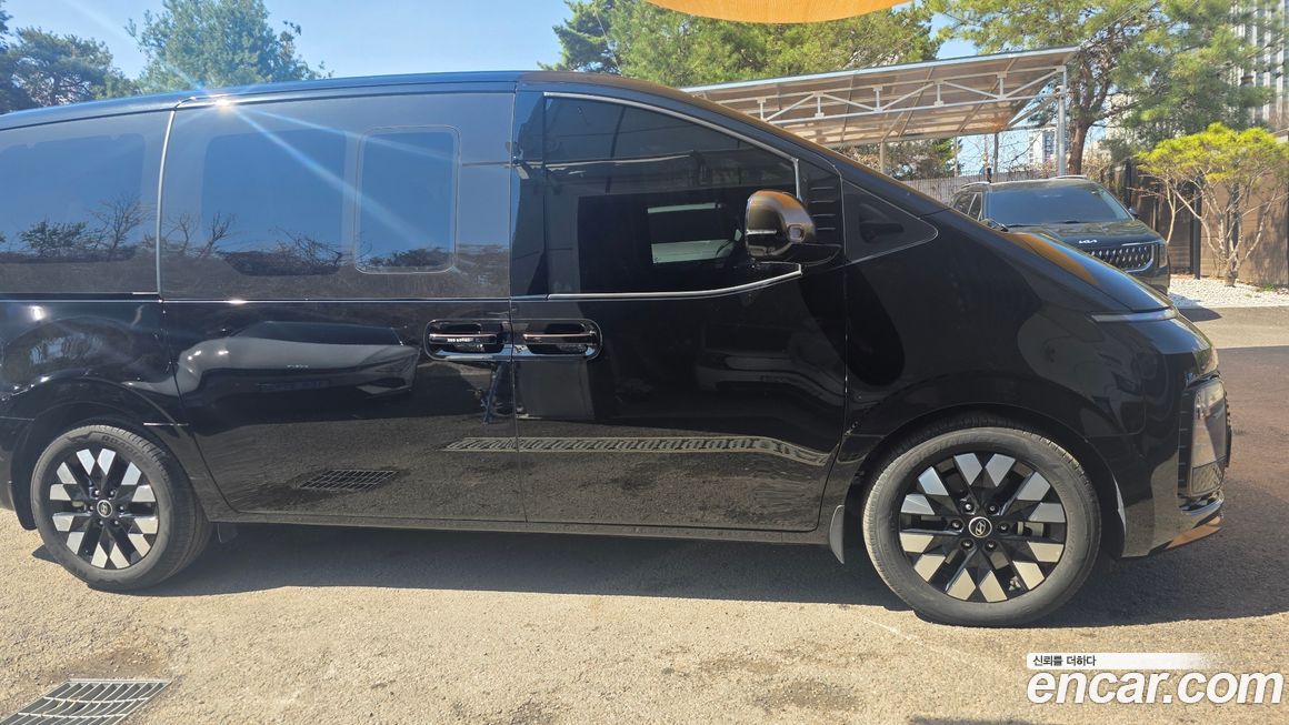 Hyundai Staria 2025