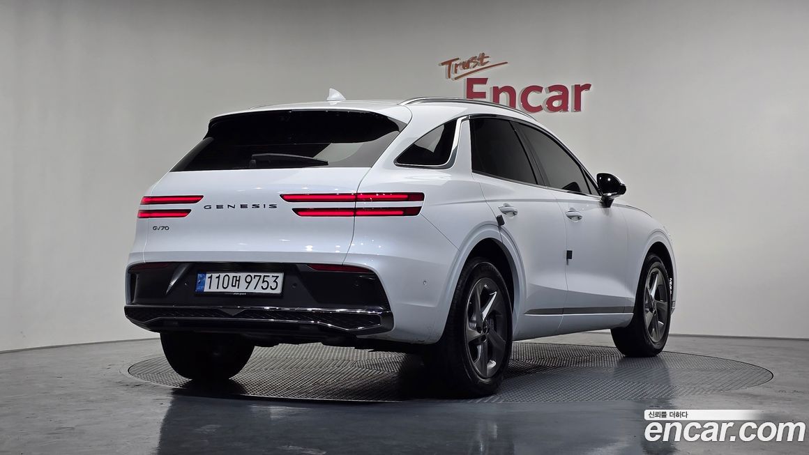 Genesis GV70 2025