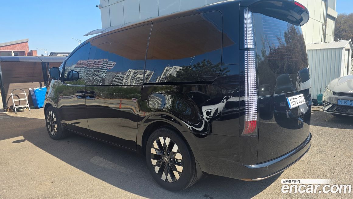 Hyundai Staria 2025