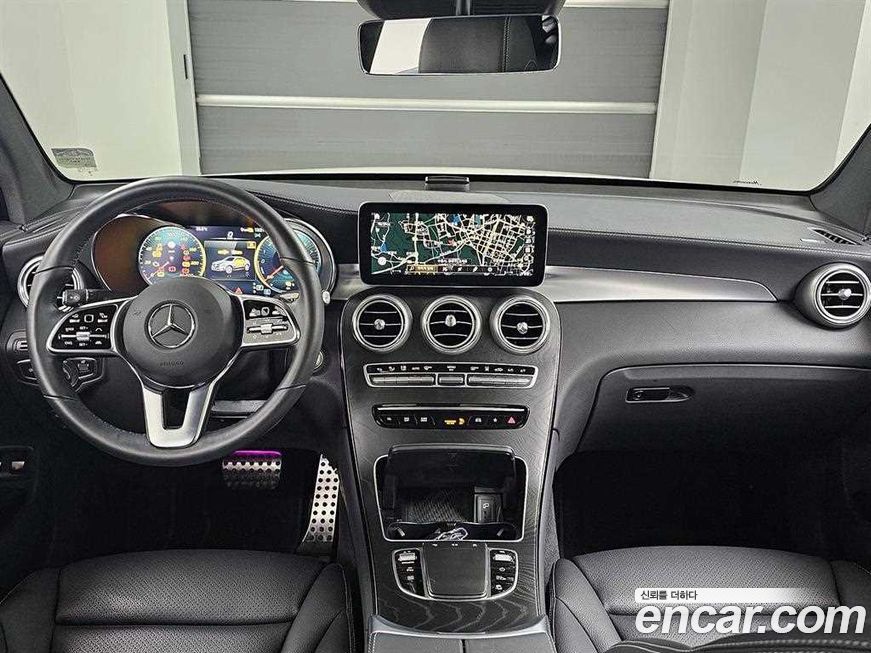 Mercedes-Benz GLC-Class 2023