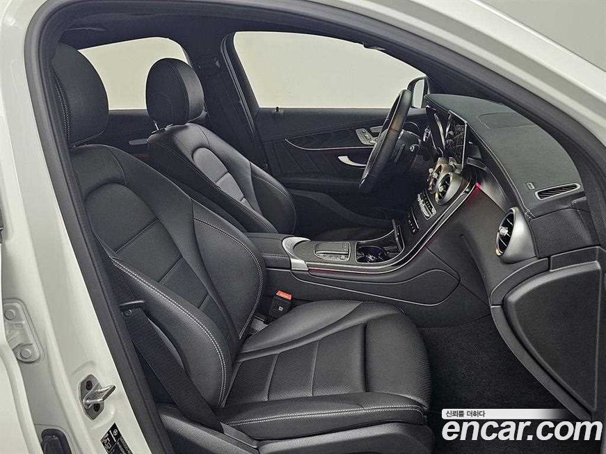 Mercedes-Benz GLC-Class 2023