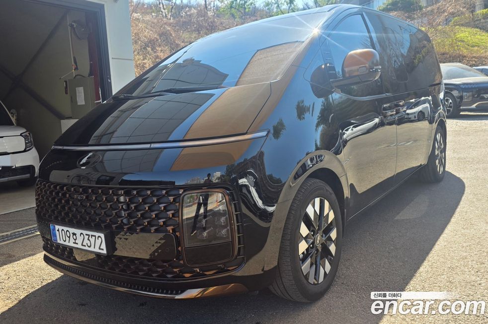 Hyundai Staria 2025