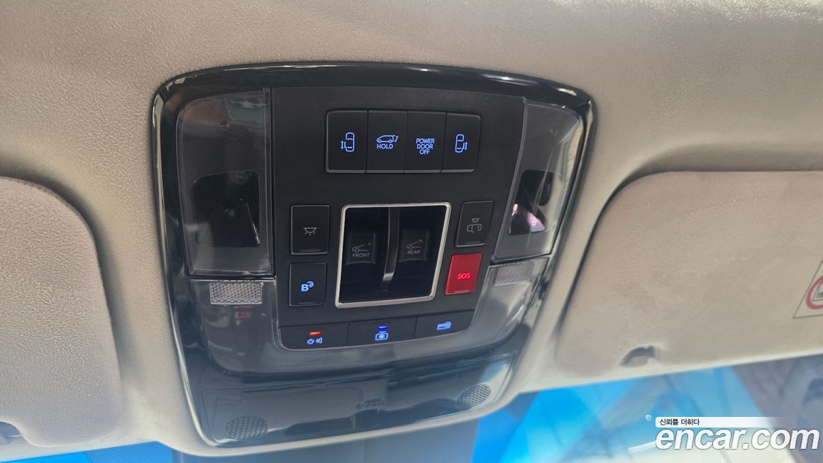 Hyundai Staria 2025