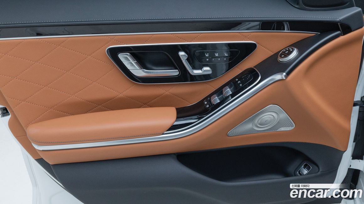 Mercedes-Benz S-Class 2025