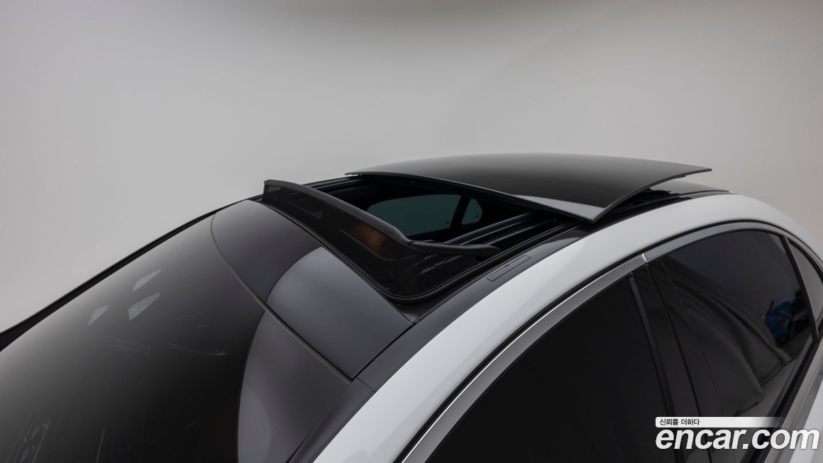 Mercedes-Benz S-Class 2025