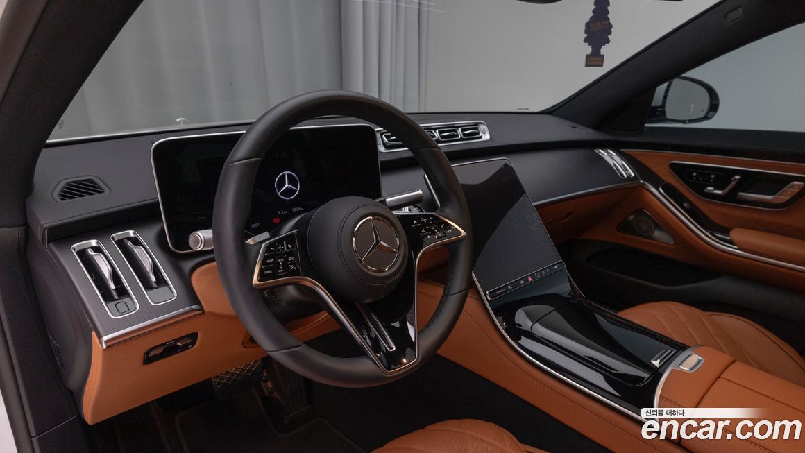 Mercedes-Benz S-Class 2025