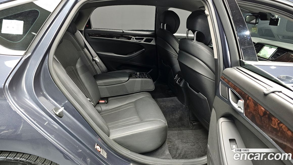 Hyundai Genesis 2016