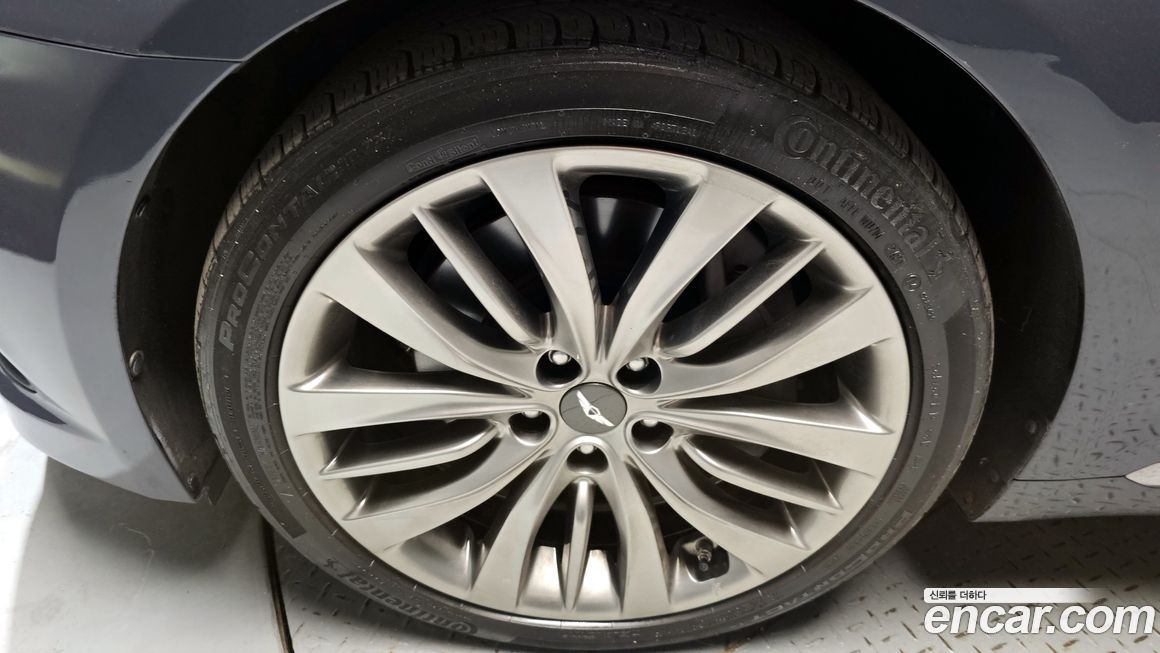 Hyundai Genesis 2016