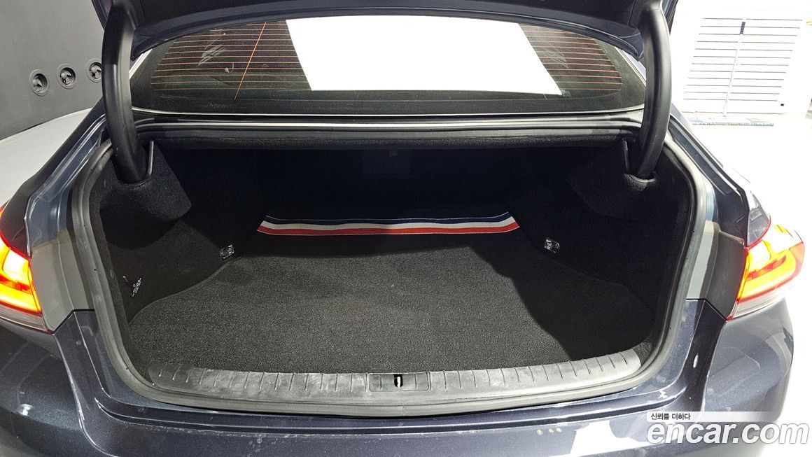 Hyundai Genesis 2016