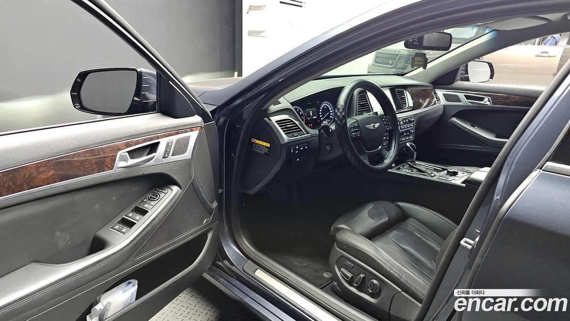 Hyundai Genesis 2016