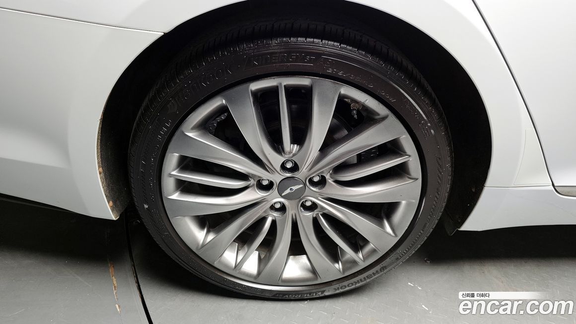 Hyundai Genesis 2016