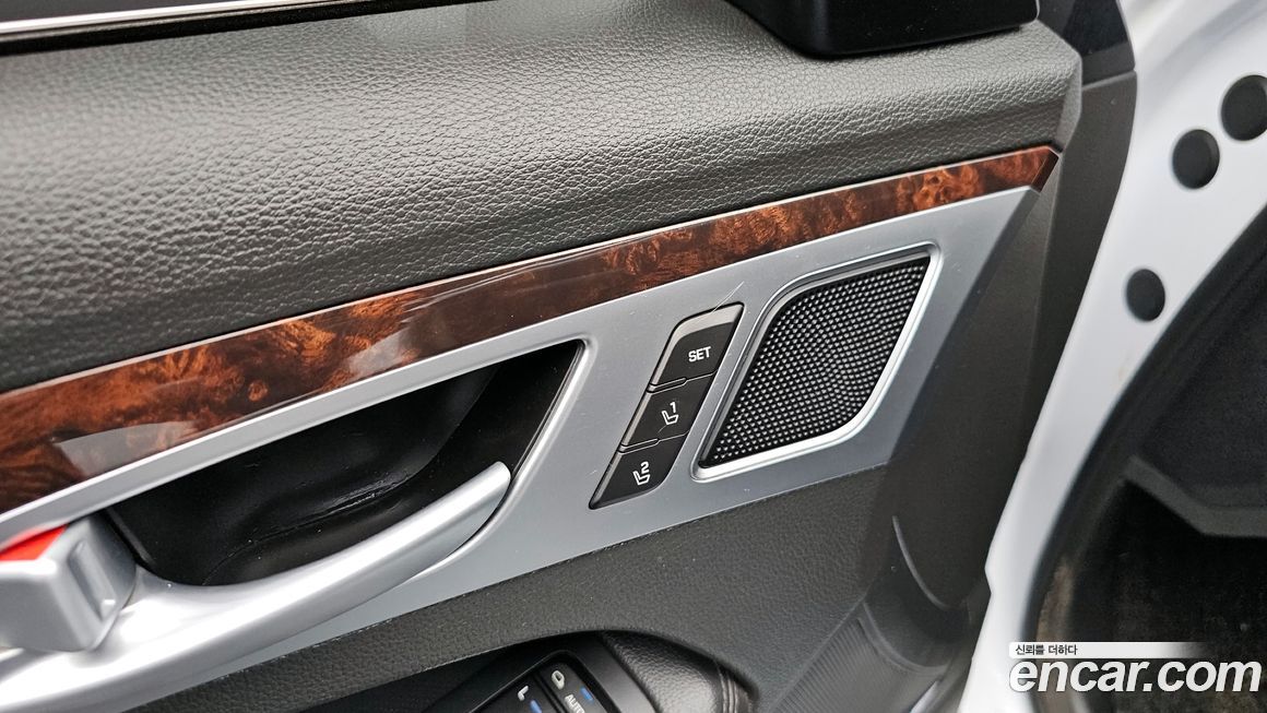 Hyundai Genesis 2016