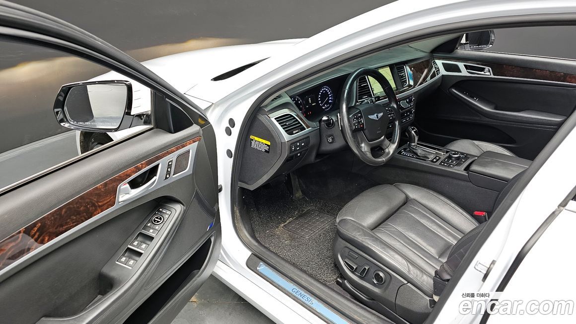 Hyundai Genesis 2016