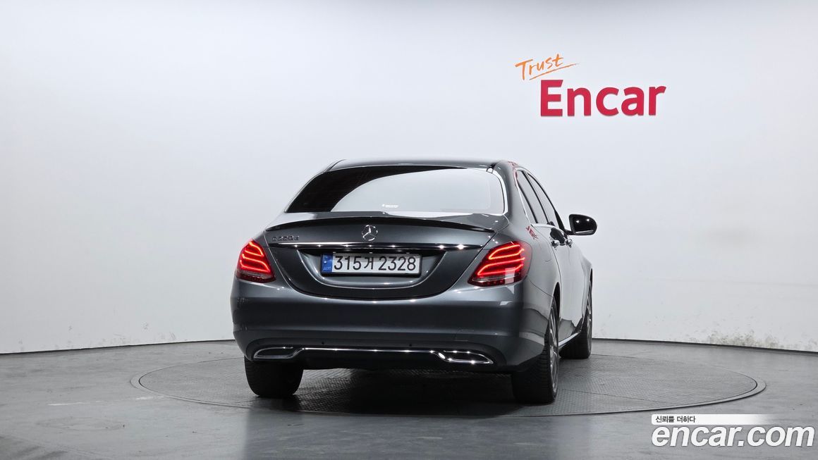 Mercedes-Benz C-Class 2017