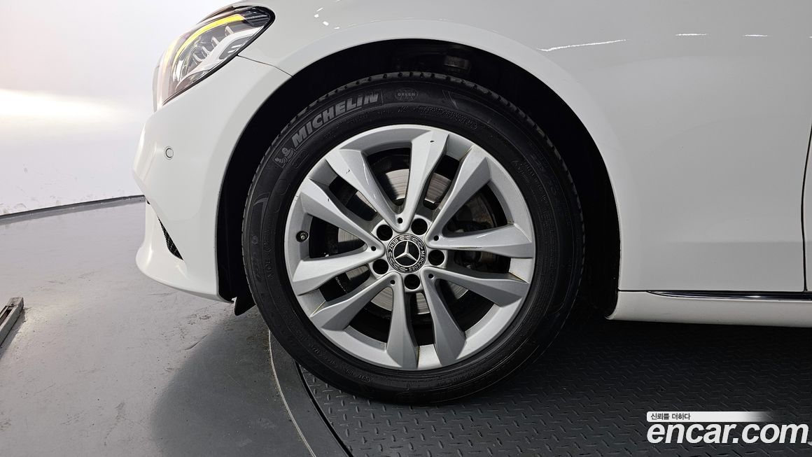 Mercedes-Benz C-Class 2019