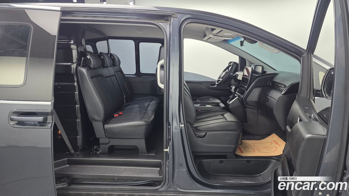 Hyundai Staria 2023