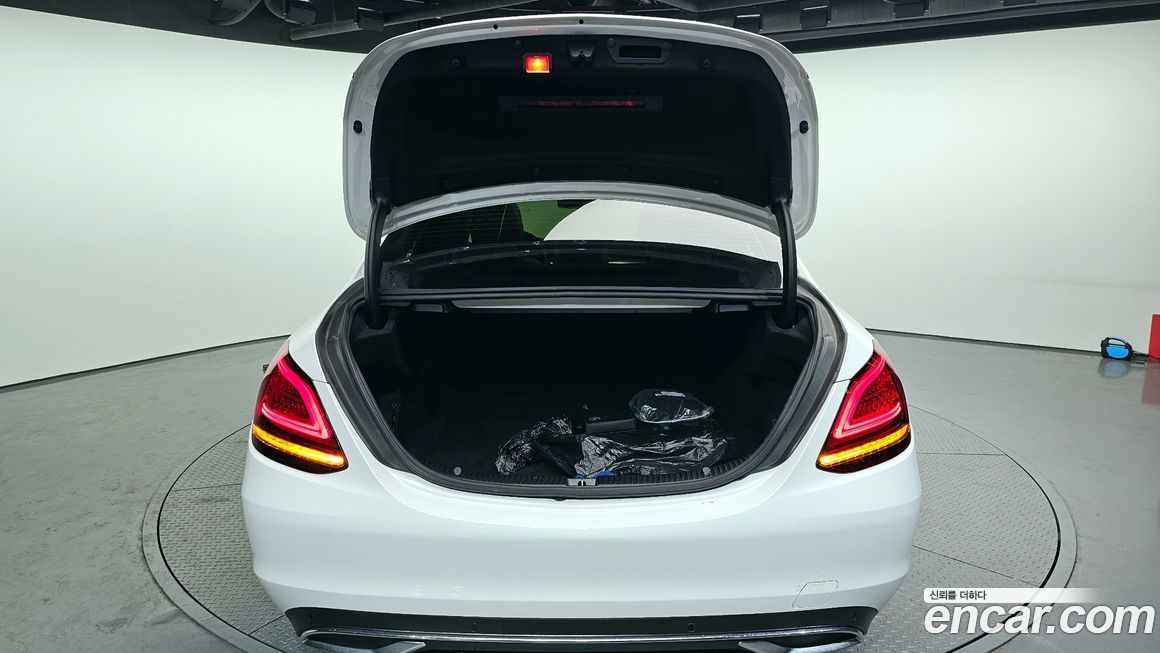 Mercedes-Benz C-Class 2019