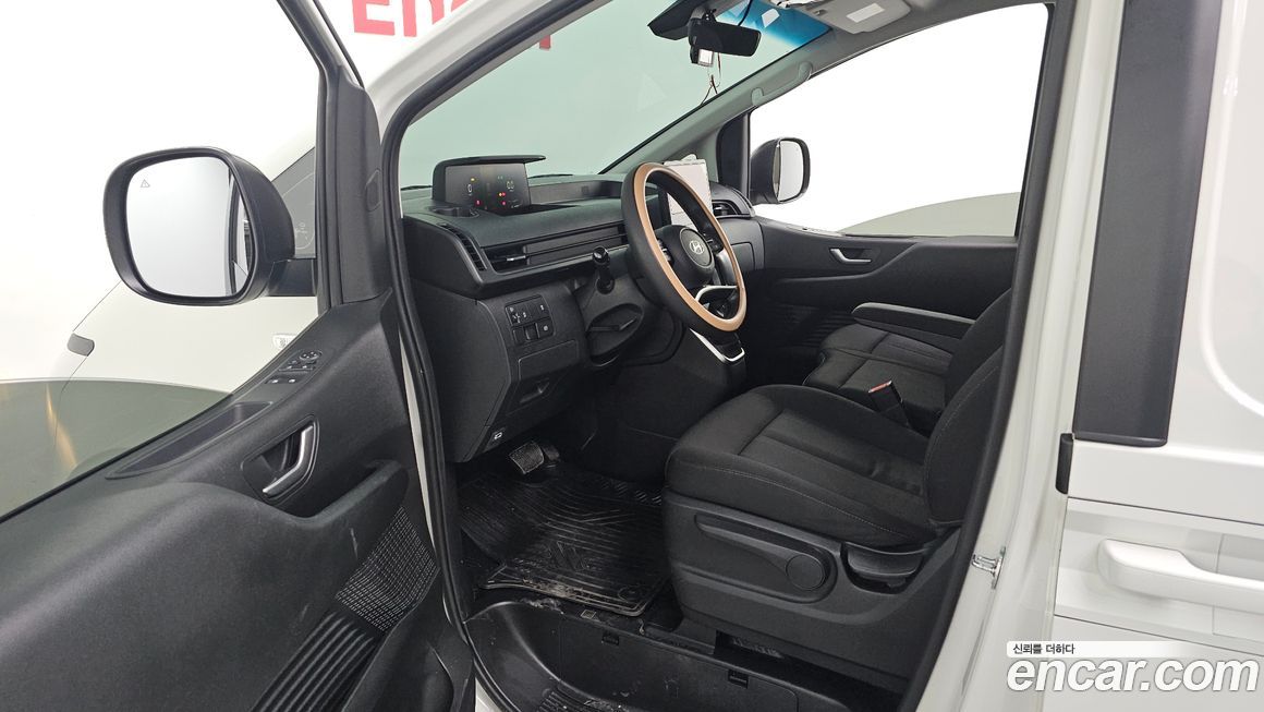 Hyundai Staria 2025