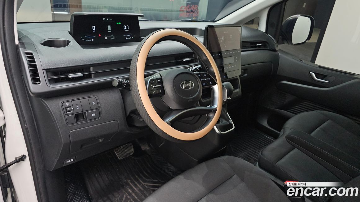 Hyundai Staria 2025