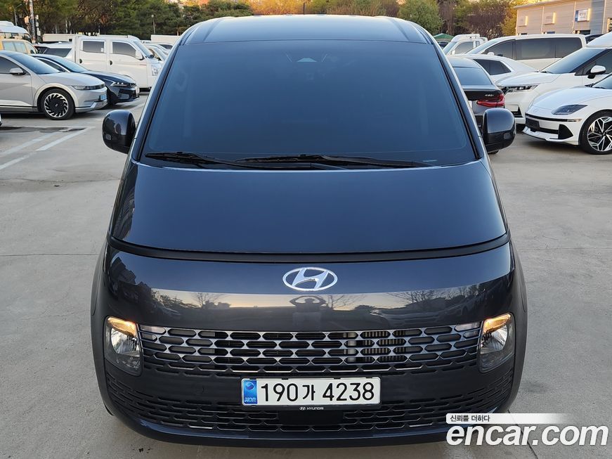 Hyundai Staria 2023