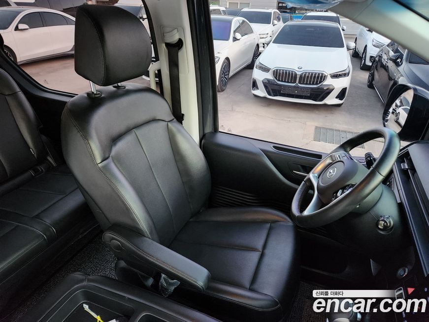 Hyundai Staria 2023