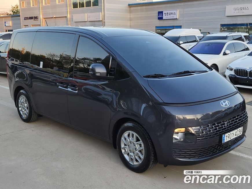 Hyundai Staria 2023