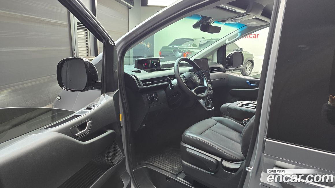 Hyundai Staria 2025
