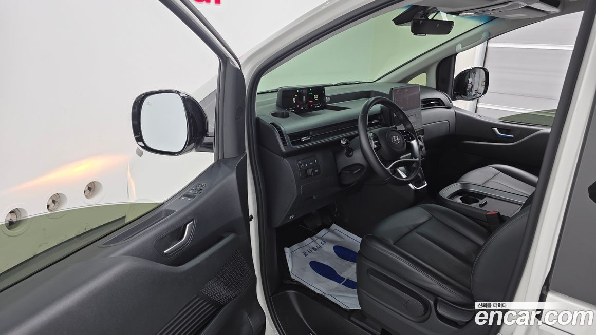 Hyundai Staria 2024
