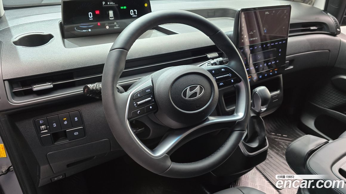 Hyundai Staria 2025
