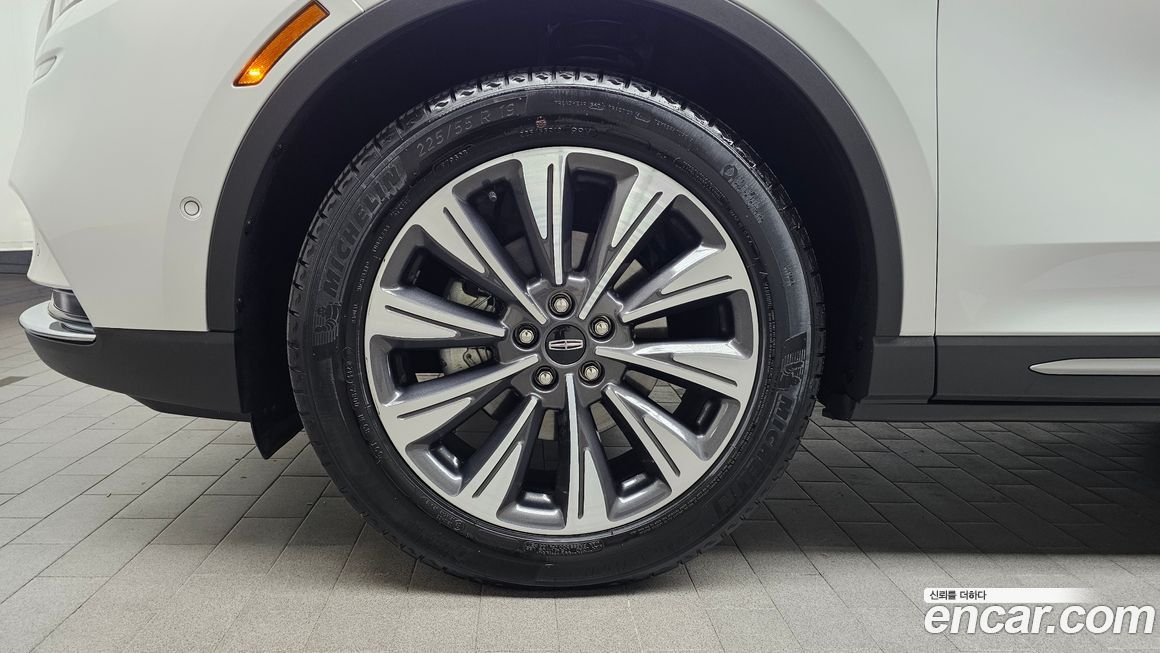 Lincoln Corsair 2021