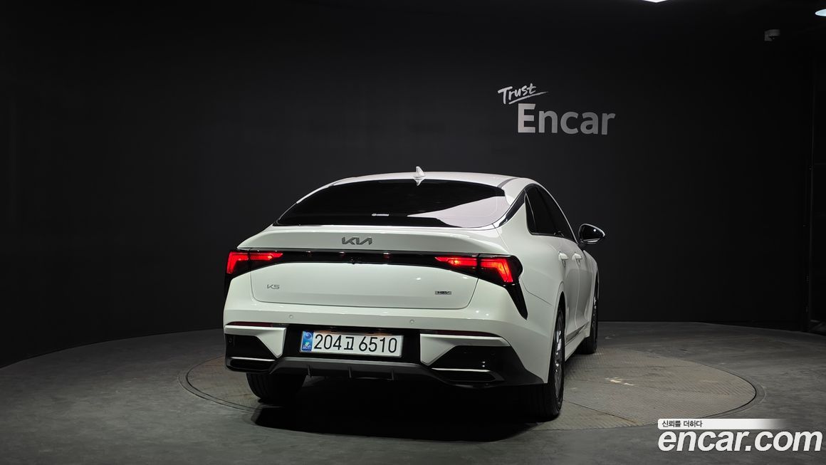 Kia K5 2025