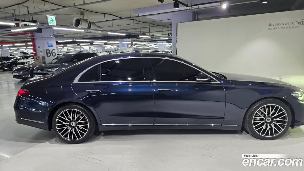Mercedes-Benz S-Class 2025