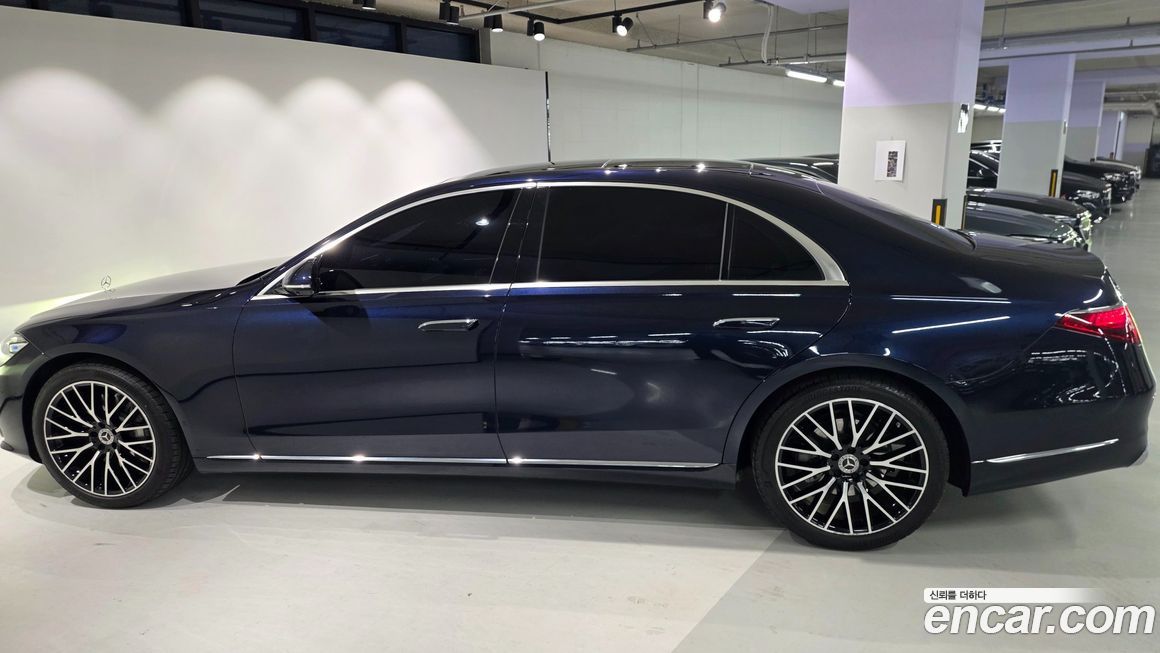 Mercedes-Benz S-Class 2025