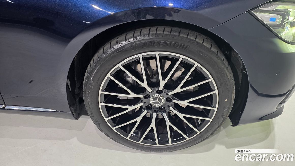 Mercedes-Benz S-Class 2025