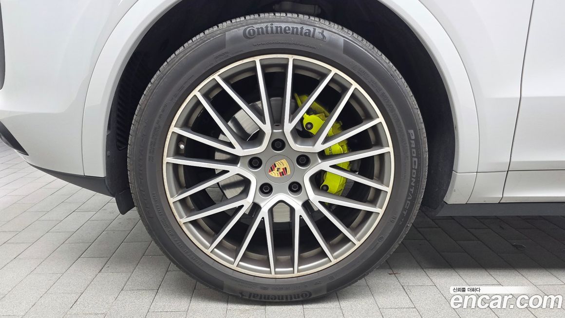 Porsche Cayenne 2023