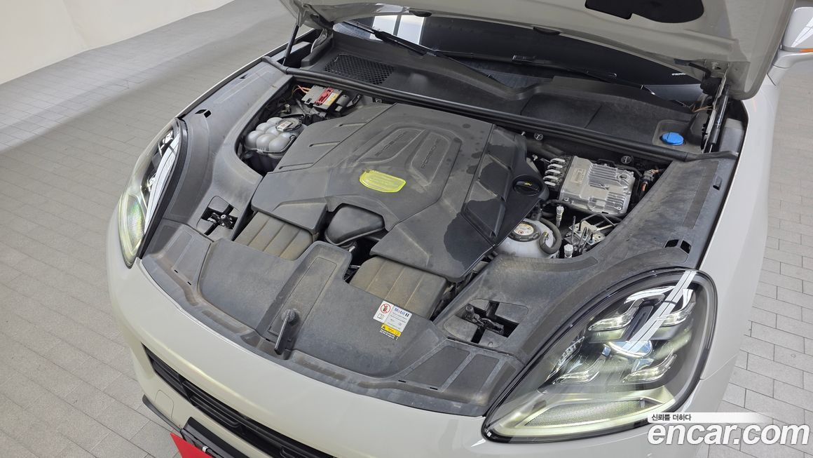 Porsche Cayenne 2023