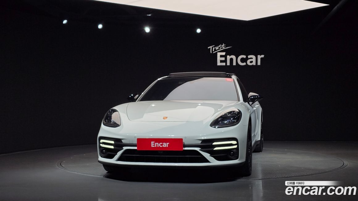 Porsche Panamera 2023