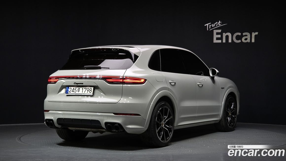 Porsche Cayenne 2022