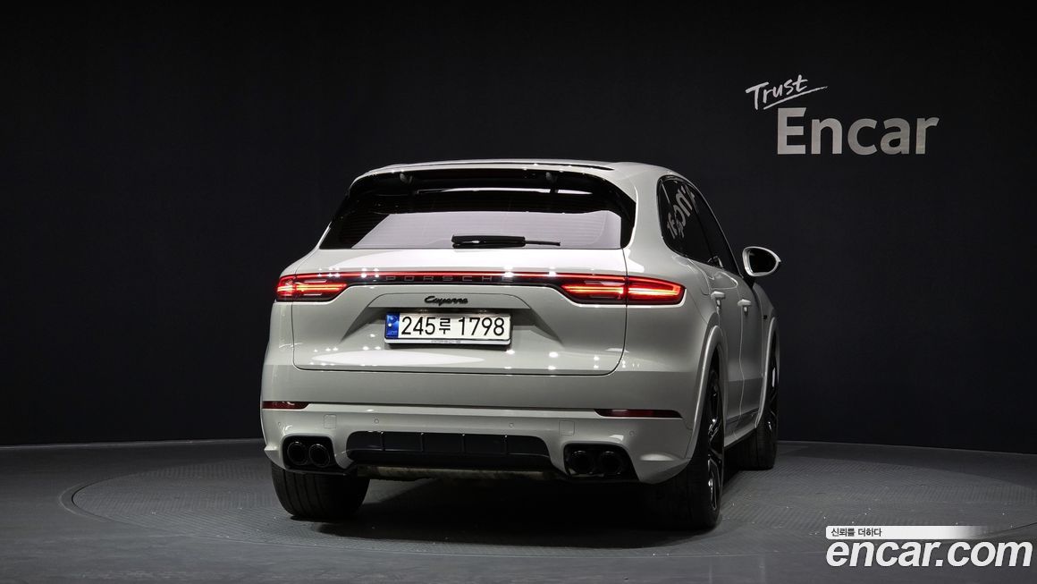 Porsche Cayenne 2022