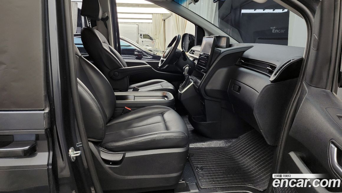 Hyundai Staria 2022