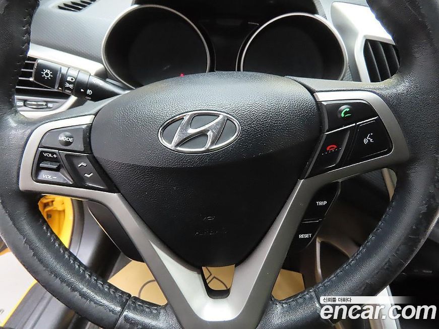 Hyundai Veloster 2012