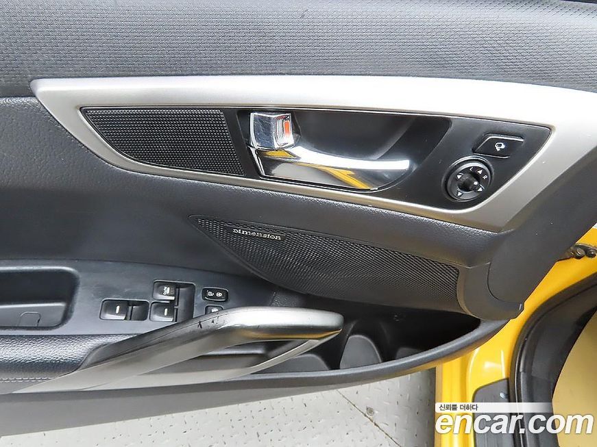 Hyundai Veloster 2012