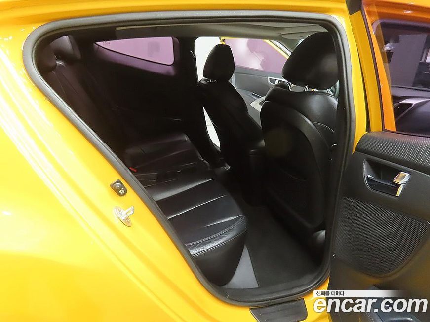 Hyundai Veloster 2012