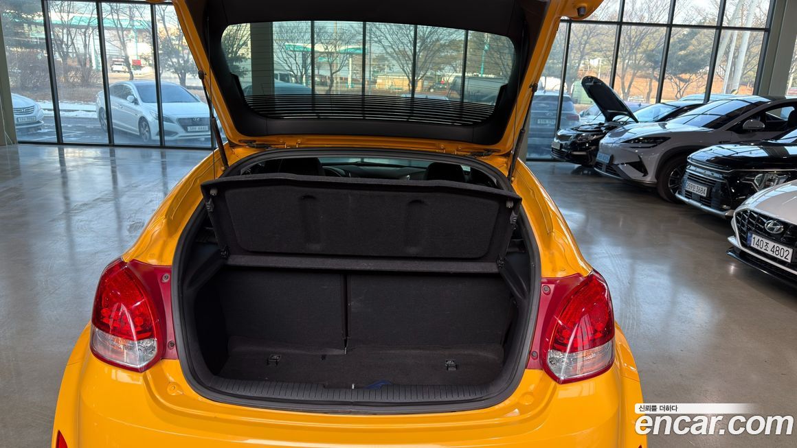 Hyundai Veloster 2013