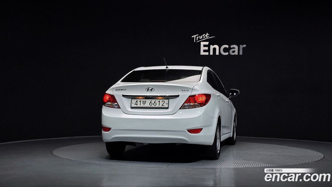 Hyundai Accent 2015